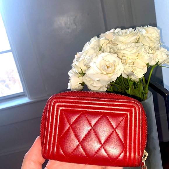 CHANEL 🇫🇷Rouge Lambskin Wallet💋 - Picture 2 of 5